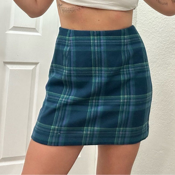 Y2k Plaid Mini Skirt - Picture 6 of 10